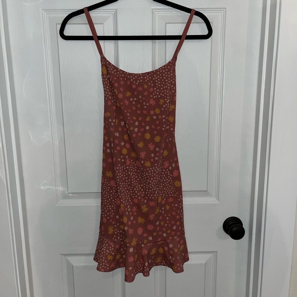 Aerie Offline Real Me exercise dress with ruffles, pink floral, size M